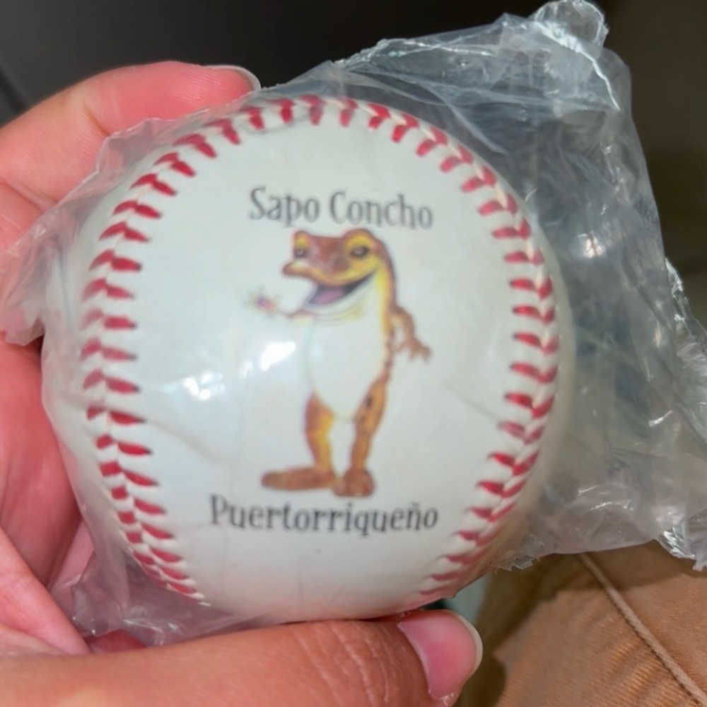 Sapo Concho Baseball with Red Stitching